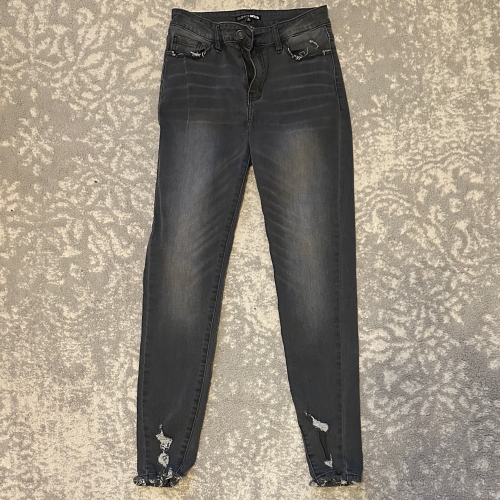 Fashion Nova Gray Skinny Jeans - size 5